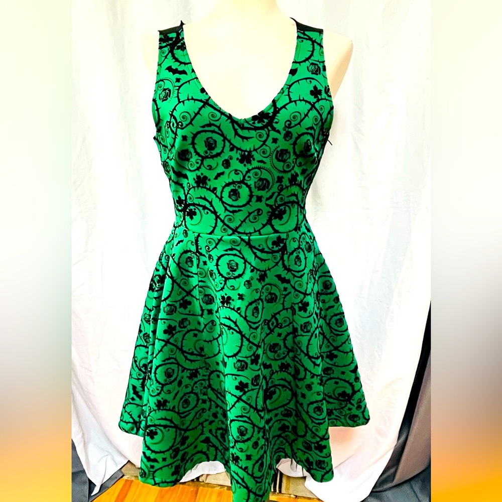 DC COMICS Batman Poison Ivy Mesh and Velvet Detail Dress Emerald Green